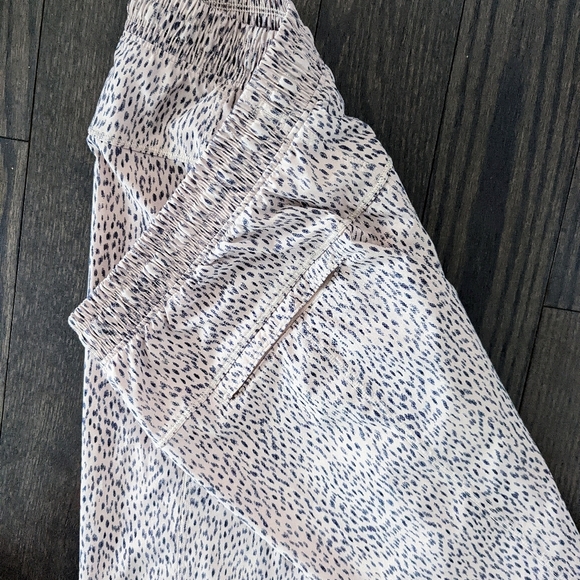 Lululemon Step Lively CropDottie Dash Grain Black - Picture 7 of 10